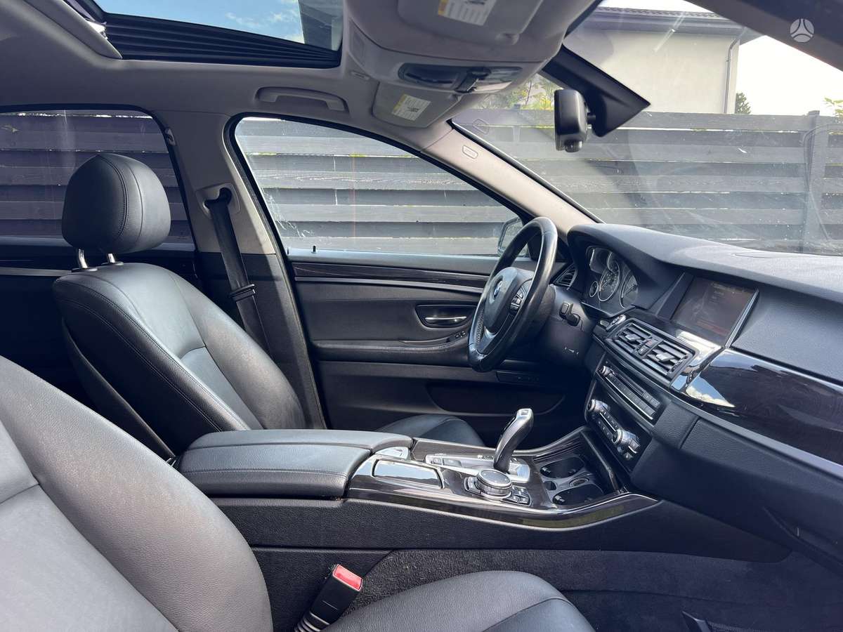 BMW 528, 2.0 l., Седан