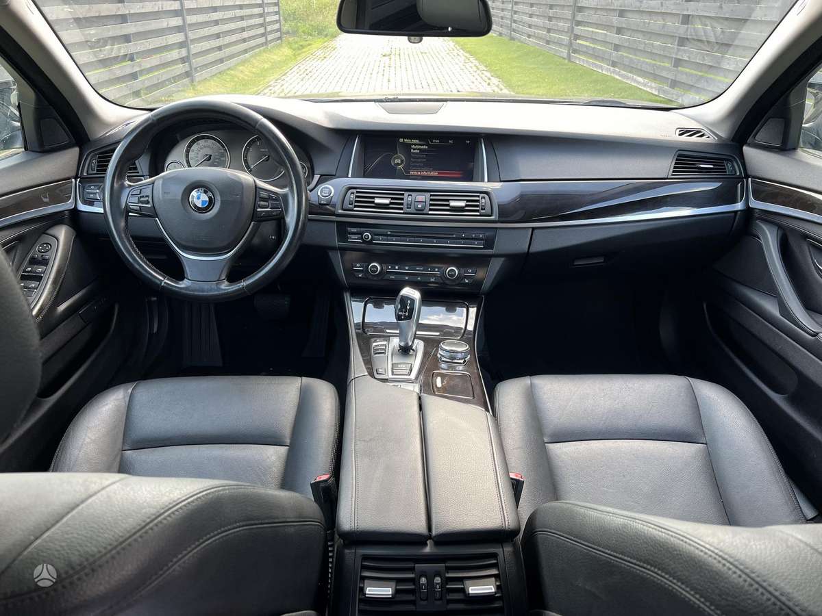 BMW 528, 2.0 l., Седан
