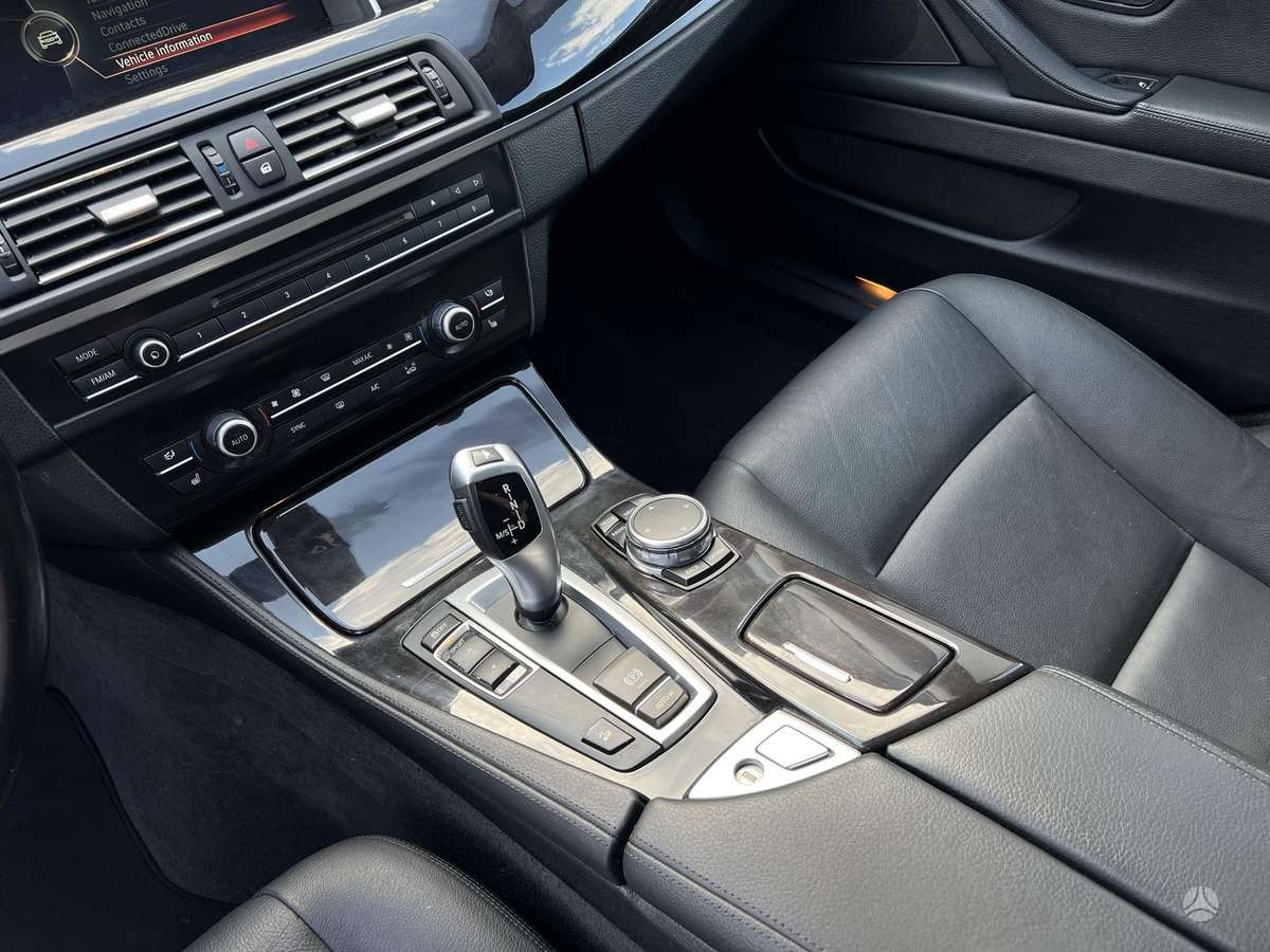 BMW 528, 2.0 l., Седан