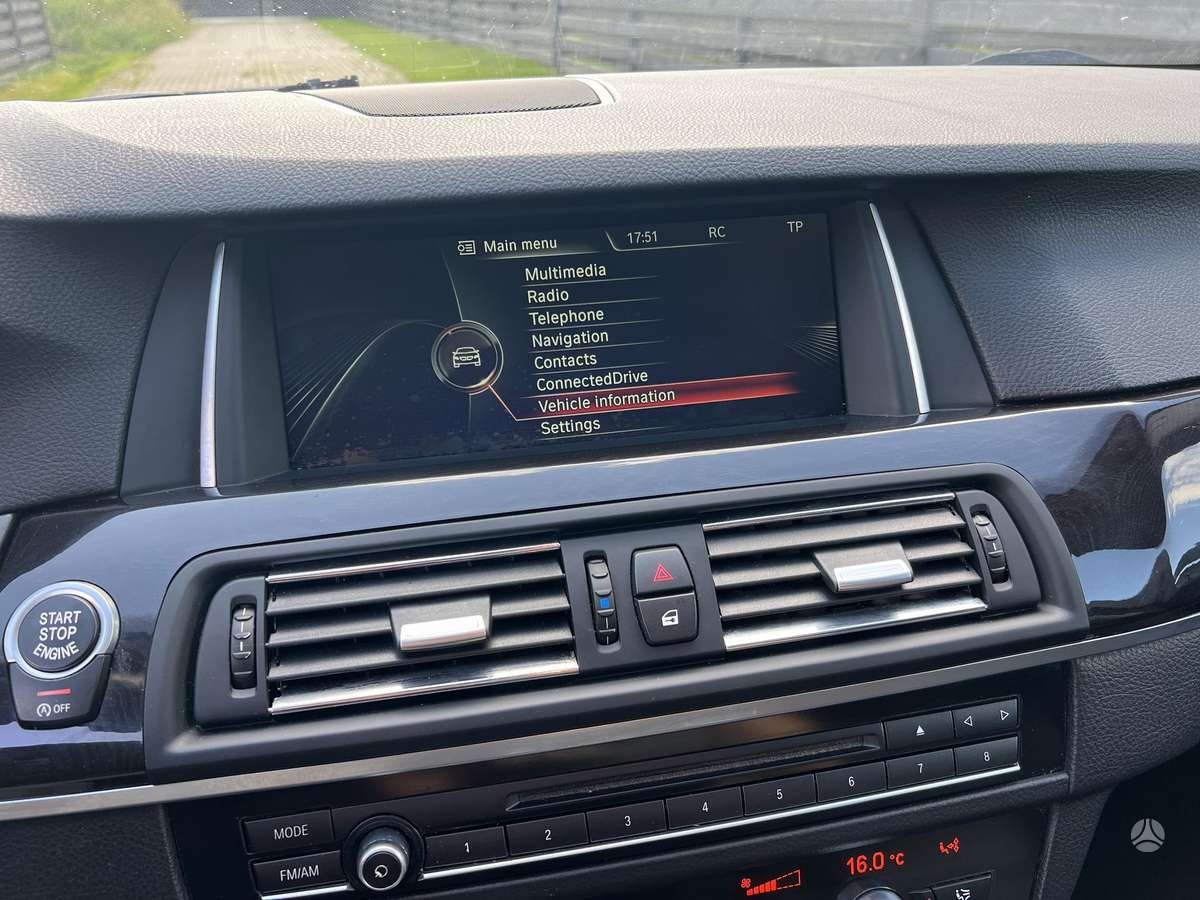 BMW 528, 2.0 l., Седан