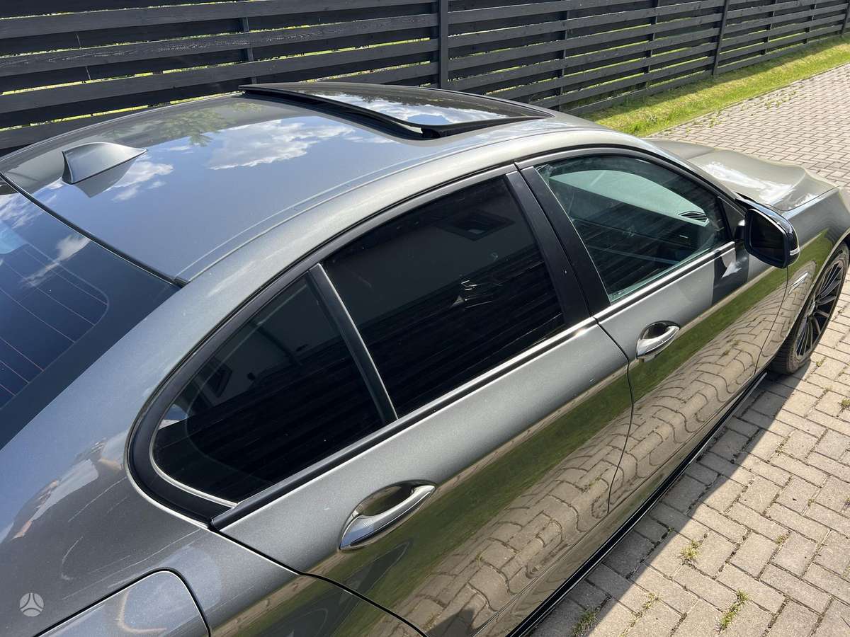 BMW 528, 2.0 l., Седан