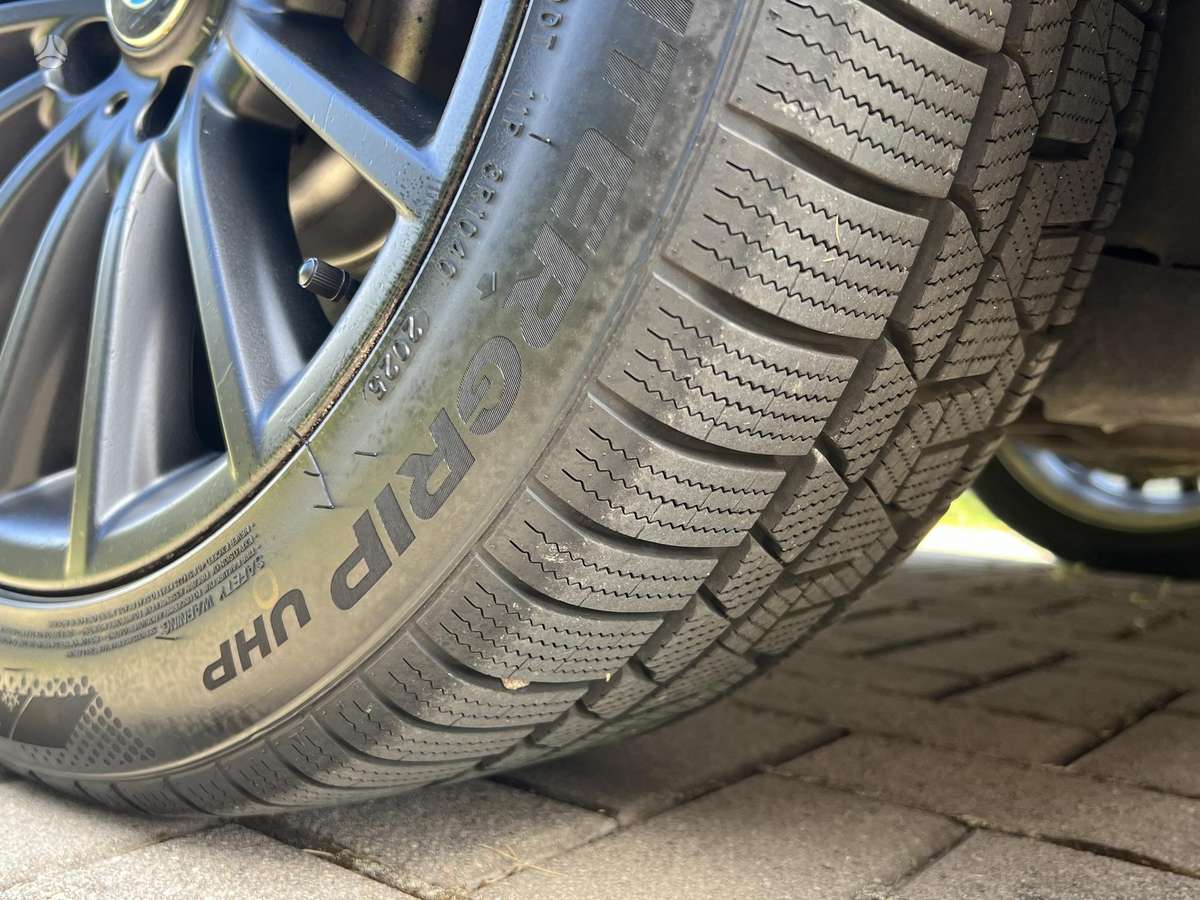 BMW 528, 2.0 l., Седан