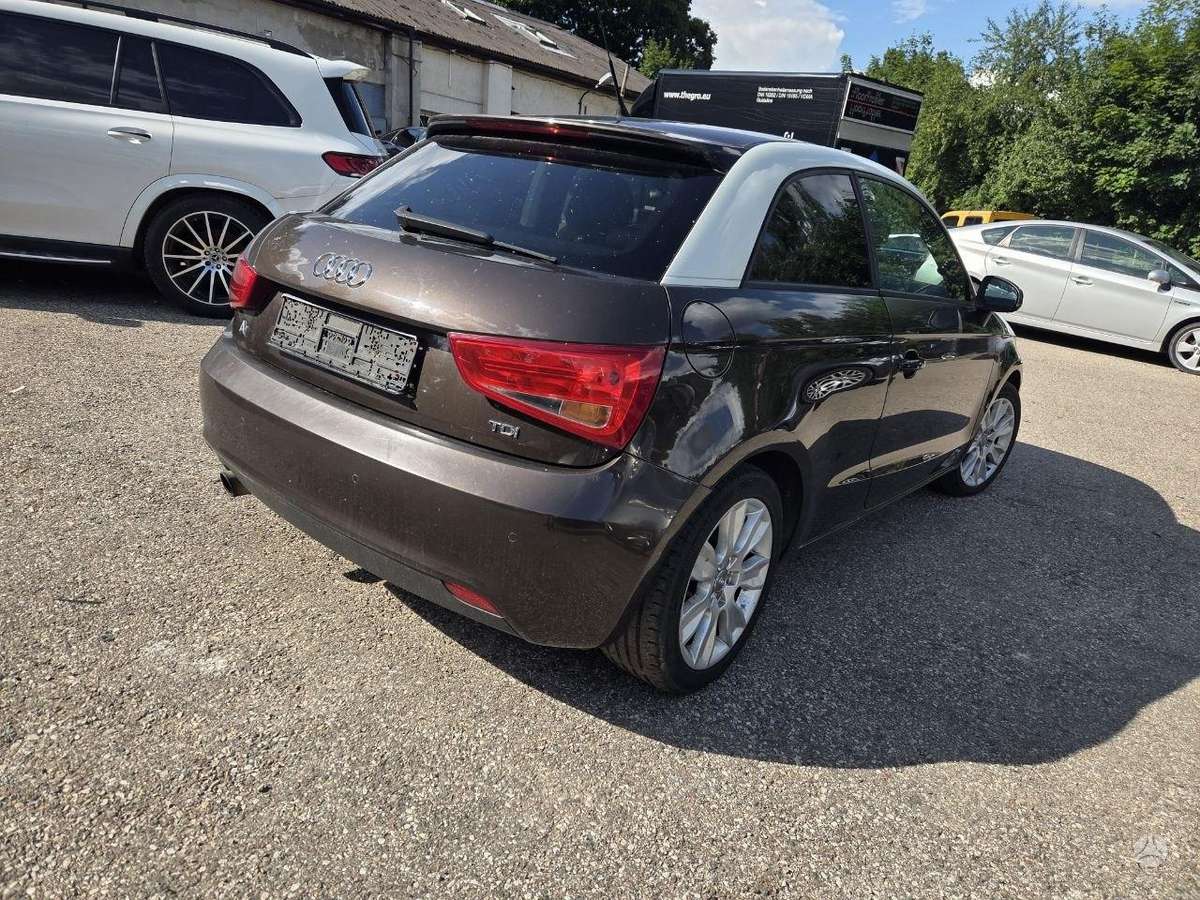 Audi A1, 1.6 l., Хэтчбек