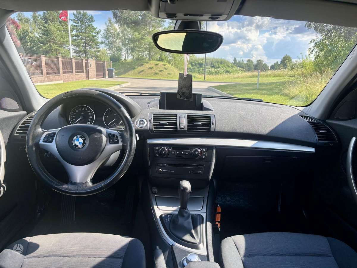 BMW 120, 2.0 l., hatchback