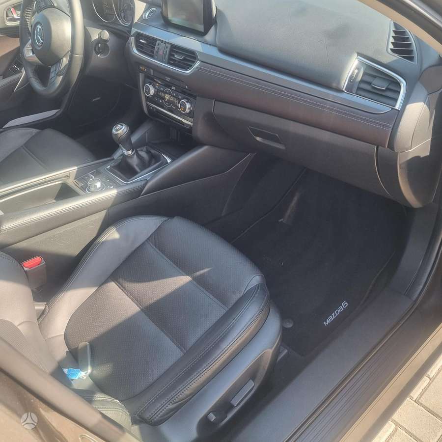 Mazda 6, 2.2 l., Седан