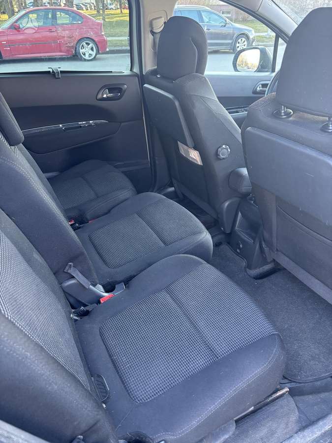Peugeot 5008 - 9