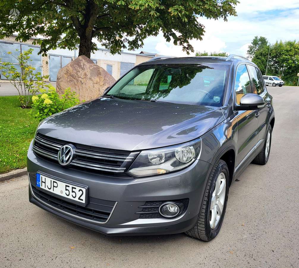 Volkswagen Tiguan - 1