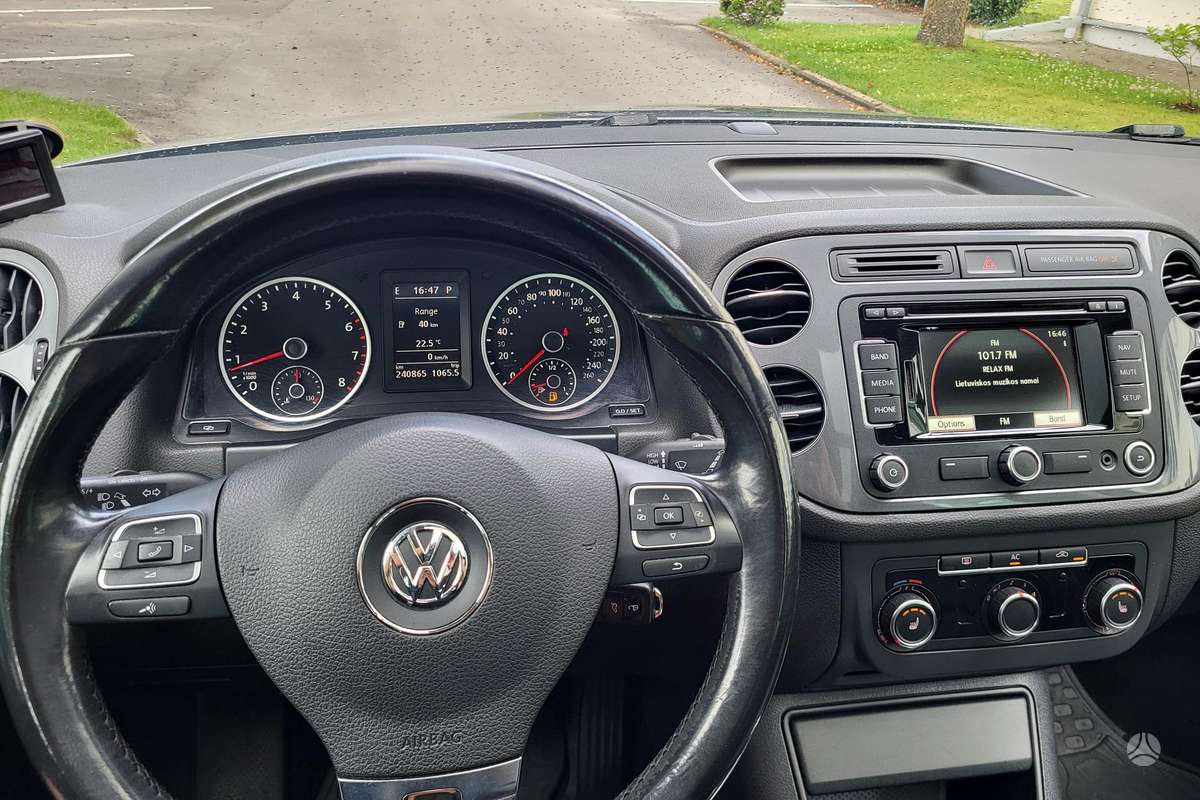 Volkswagen Tiguan - 9