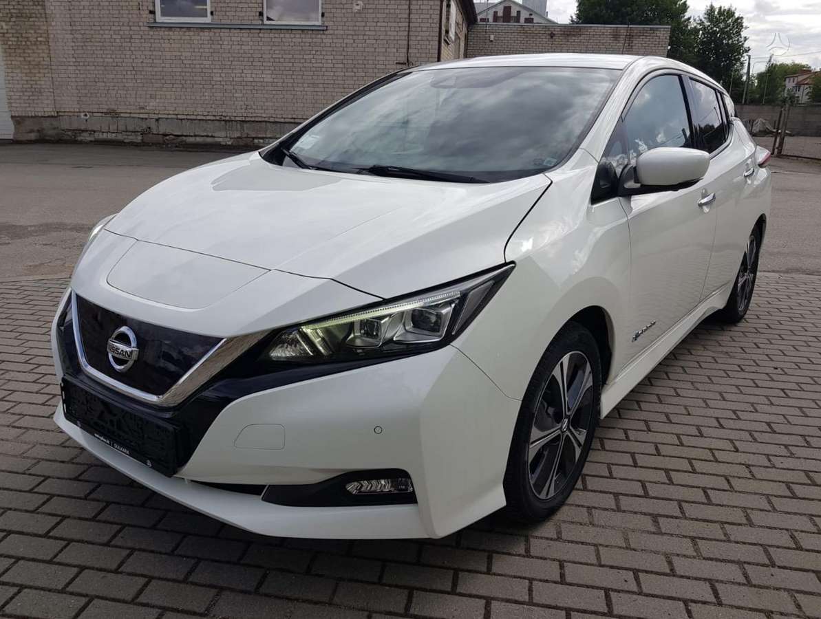 Nissan Leaf, 40 kWh, hatchback