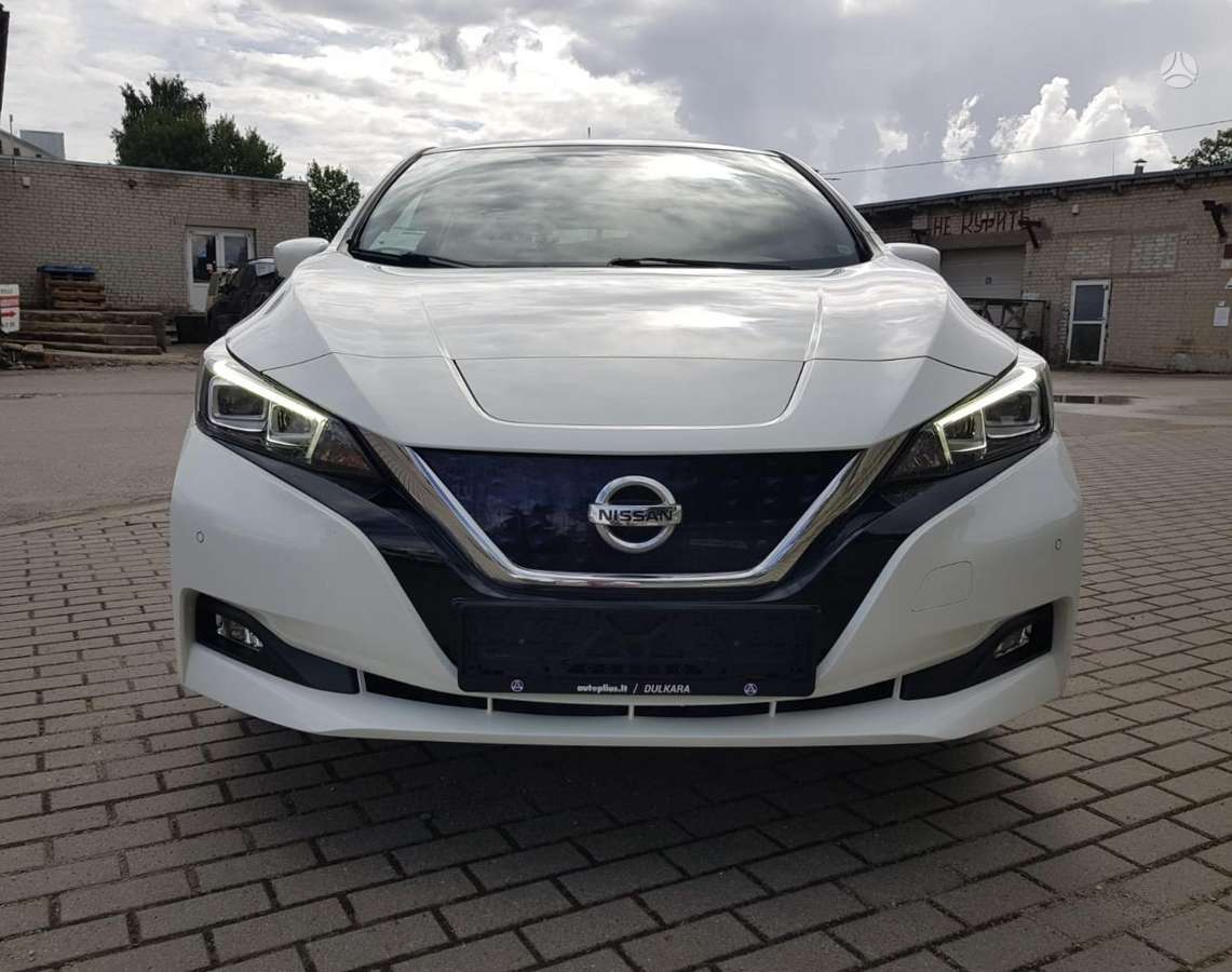 Nissan Leaf, 40 kWh, hatchback