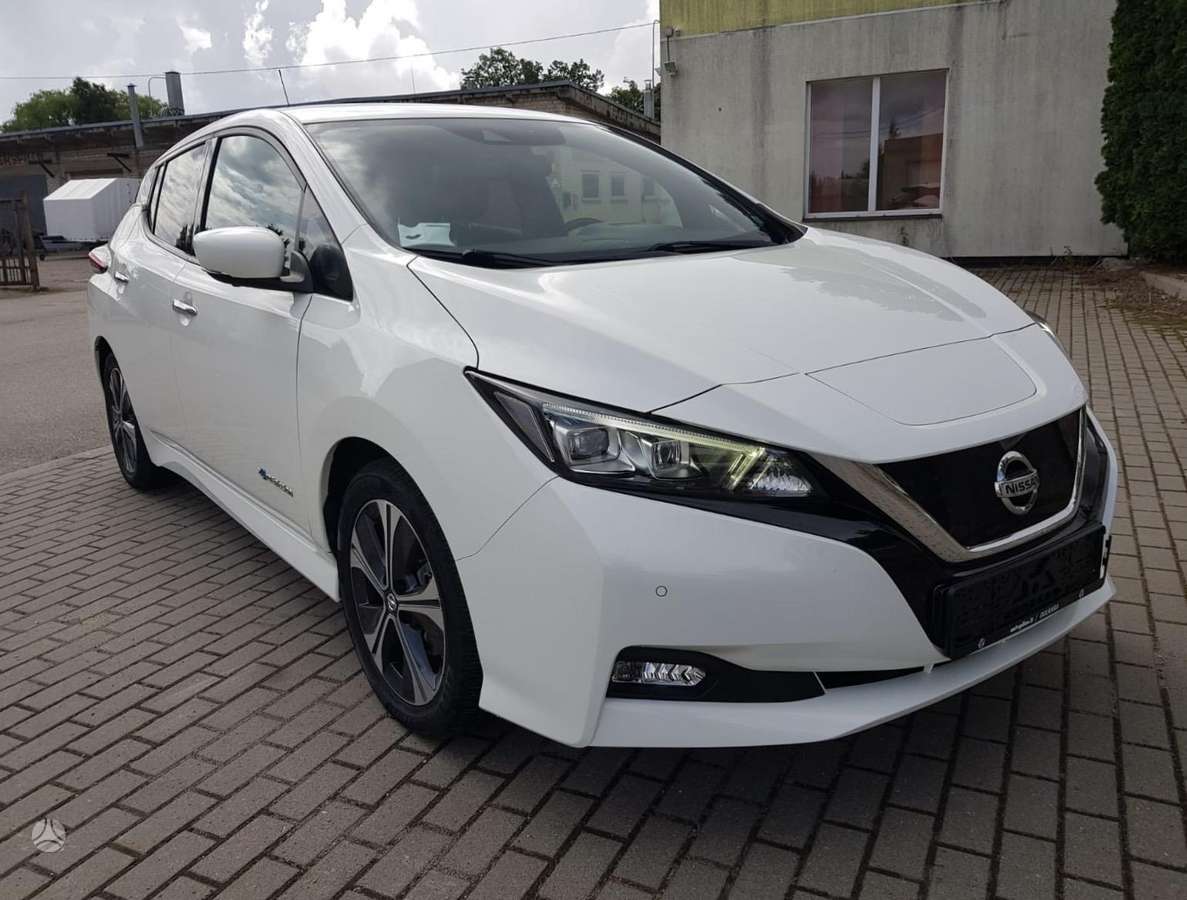 Nissan Leaf, 40 kWh, hatchback