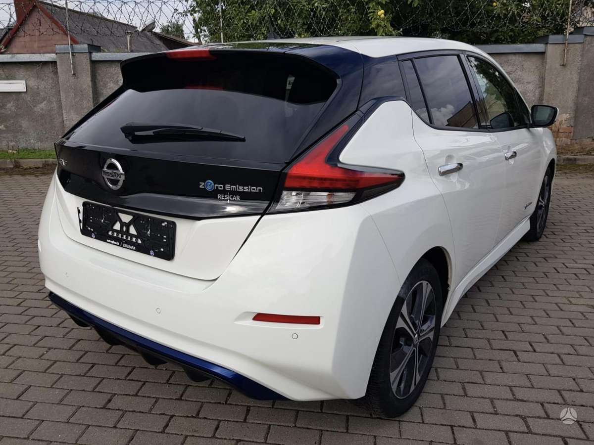 Nissan Leaf, 40 kWh, hatchback
