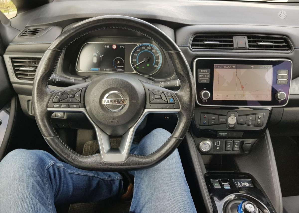 Nissan Leaf, 40 kWh, hatchback