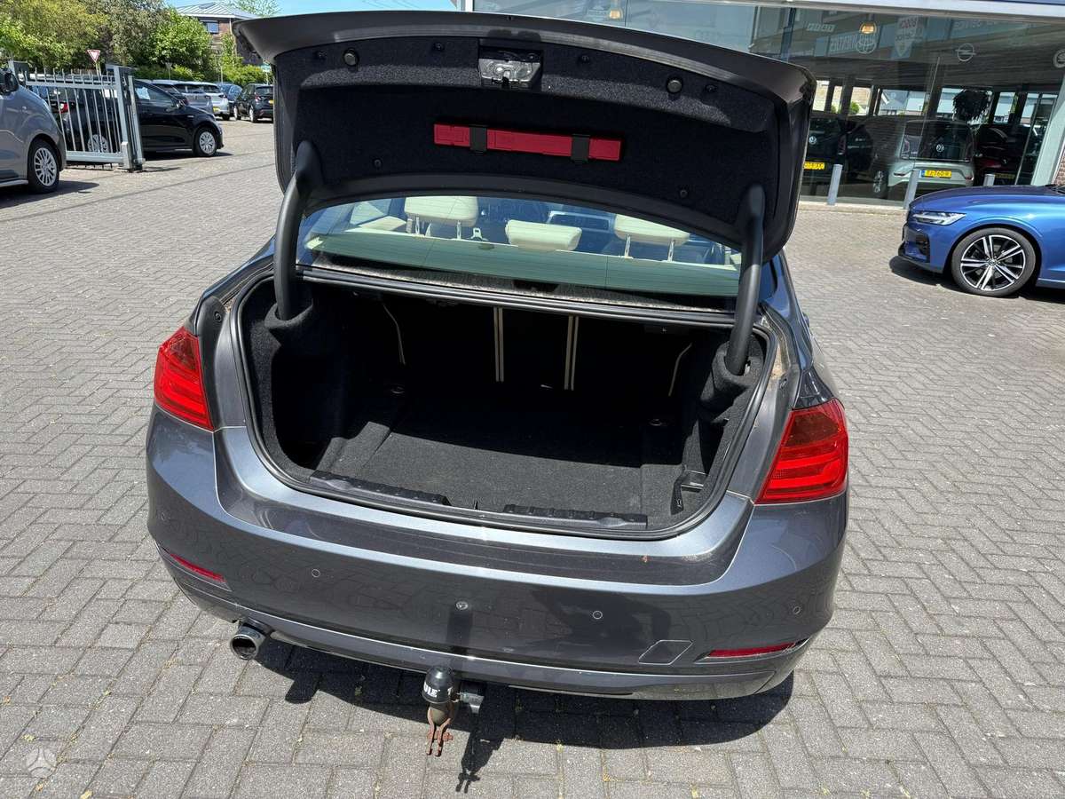 BMW 316, 2.0 l., Седан