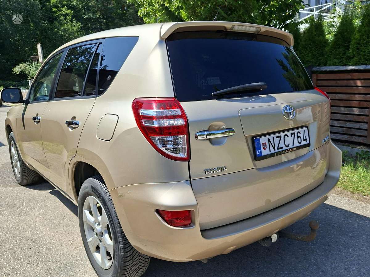 Toyota RAV4 - 3