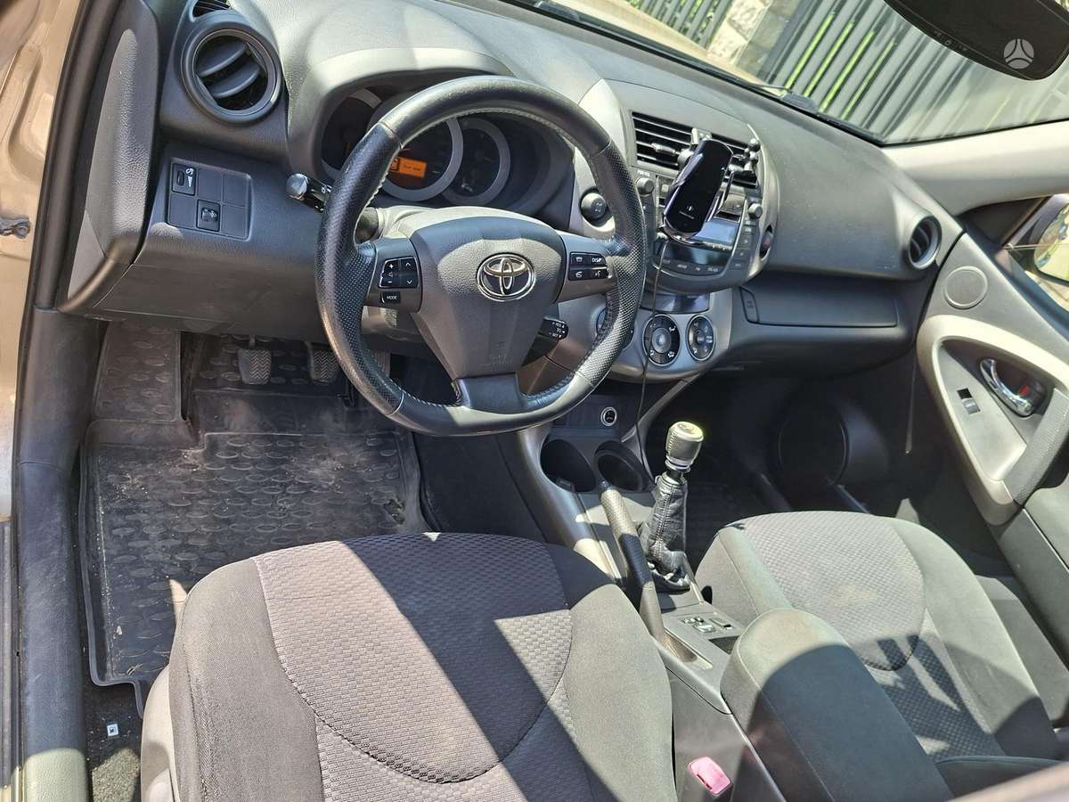 Toyota RAV4 - 5