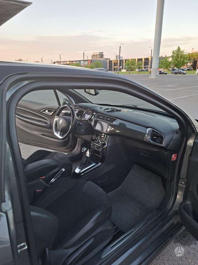 Citroen DS3, 1.6 l., hatchback