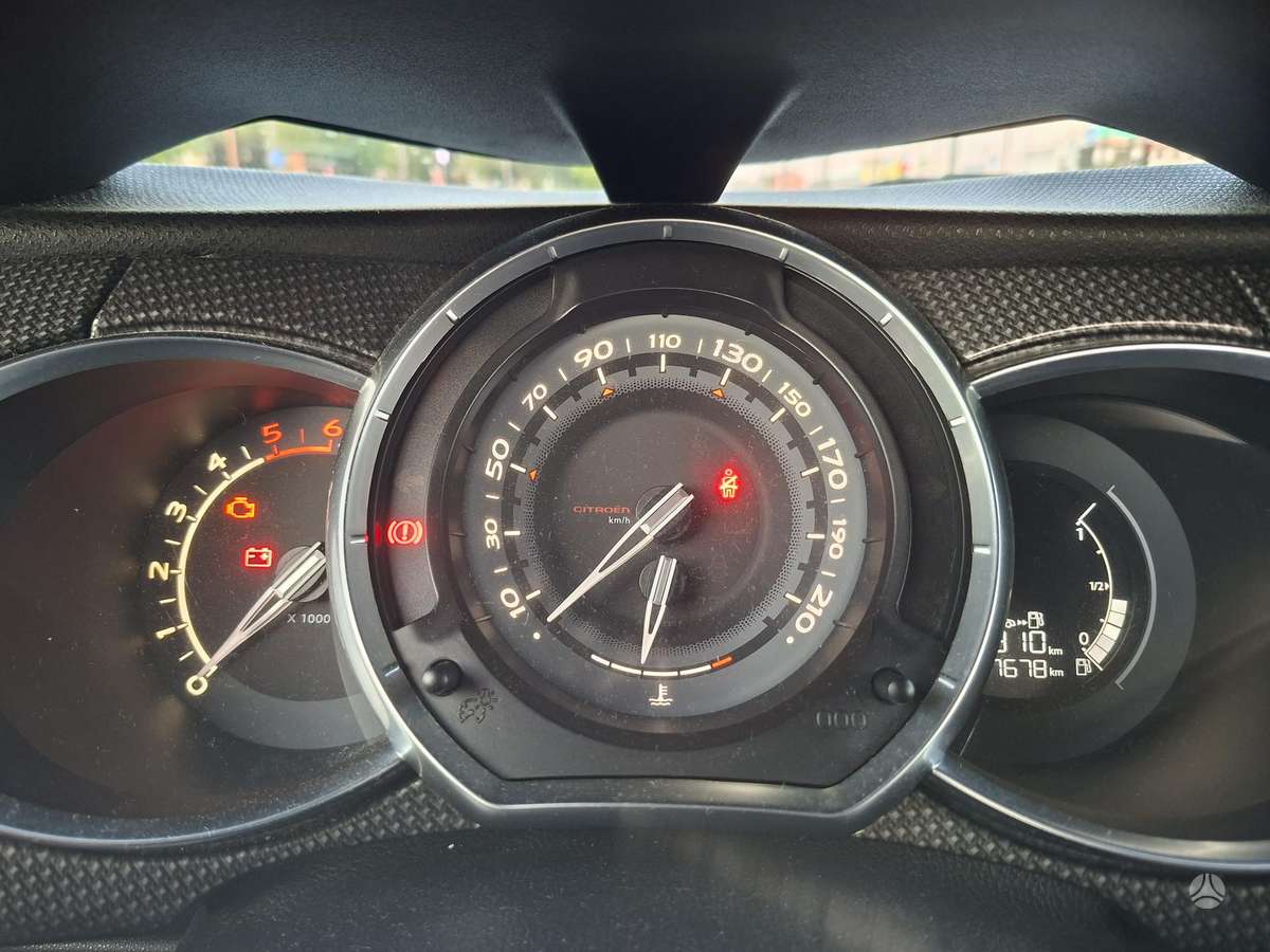 Citroen DS3, 1.6 l., hatchback