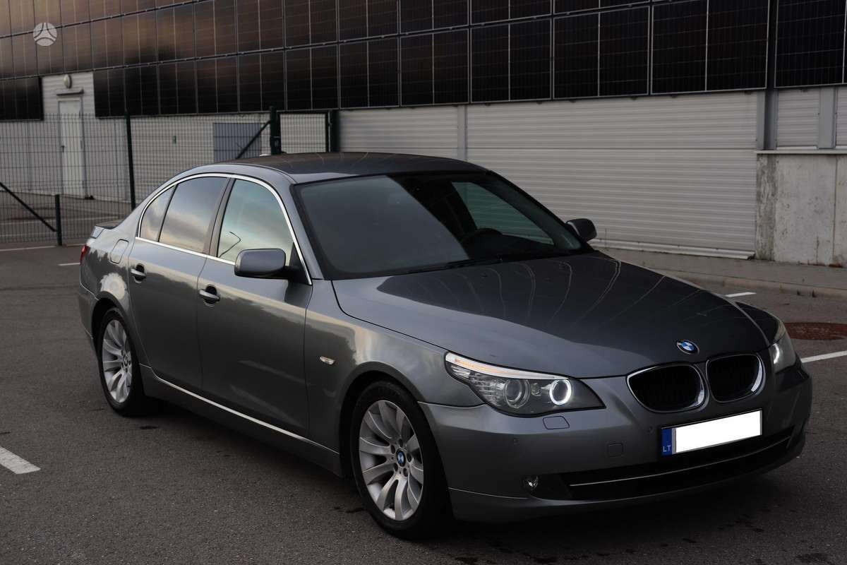 BMW 520, 2.0 l., Седан