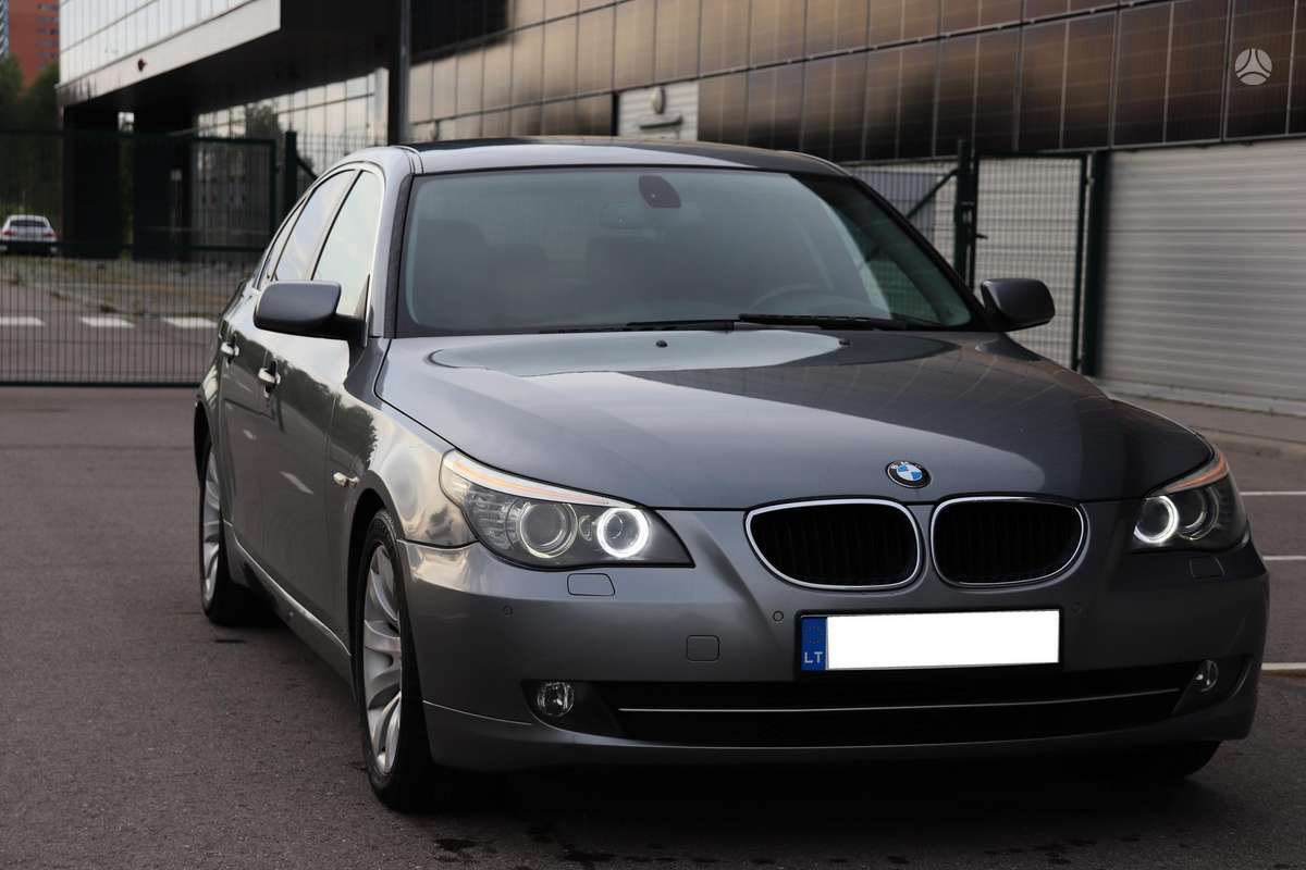 BMW 520, 2.0 l., Седан