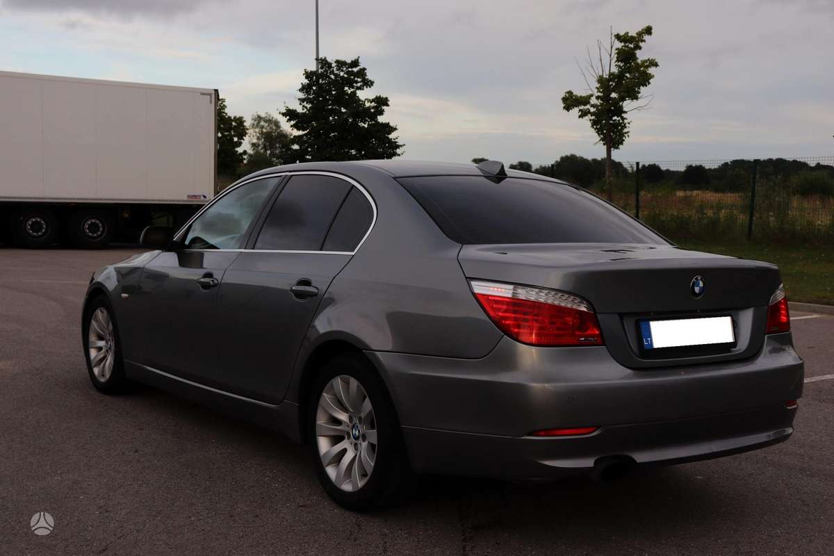 BMW 520, 2.0 l., Седан