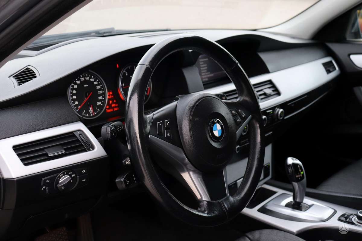 BMW 520, 2.0 l., Седан
