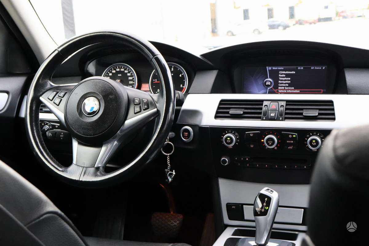 BMW 520, 2.0 l., Седан