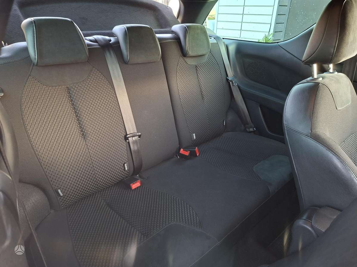 Citroen DS3, 1.6 l., hatchback
