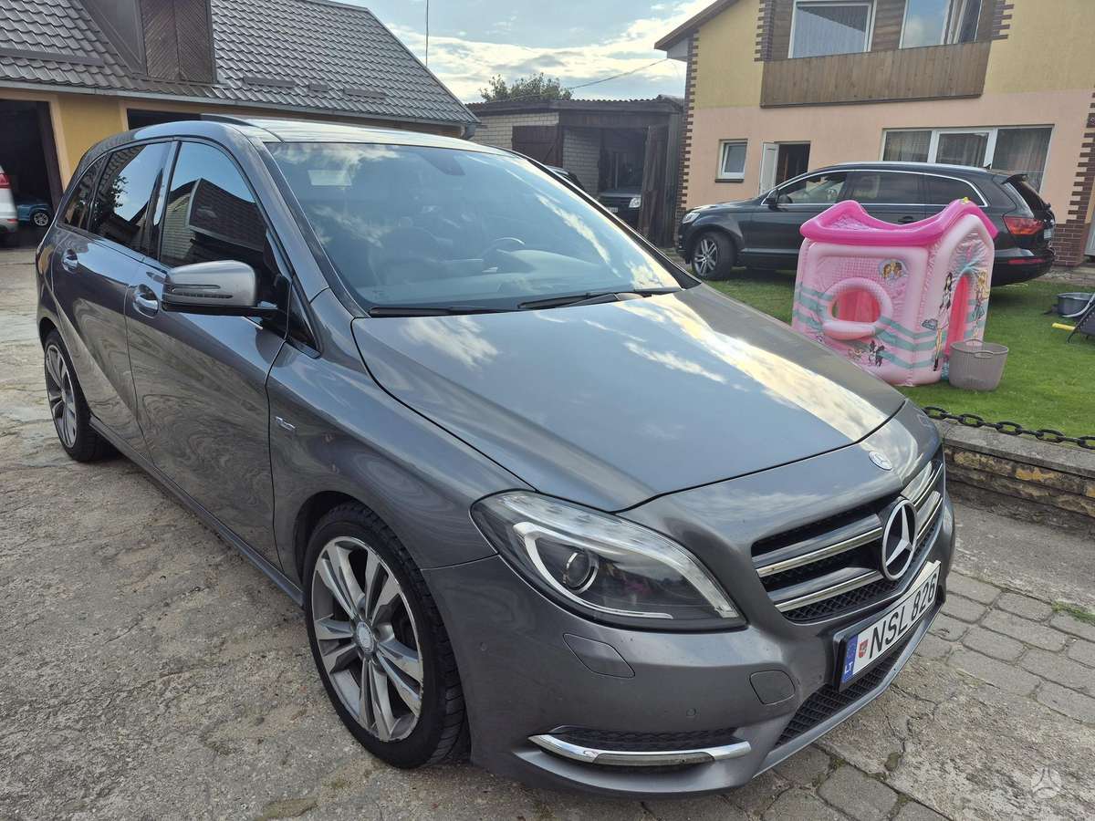 Mercedes-Benz B200, 1.8 l., Минивэн