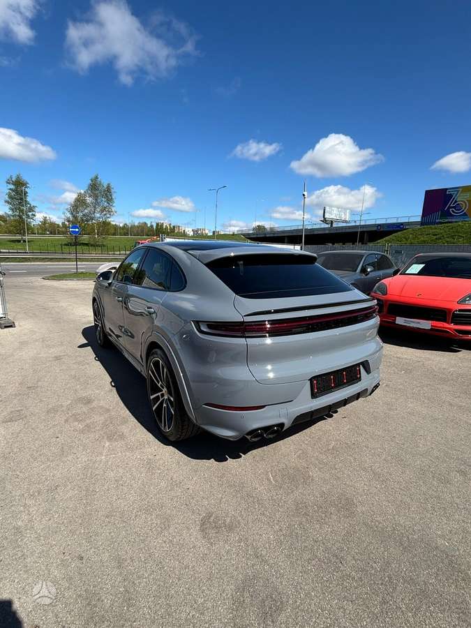 Porsche Cayenne Coupe - 2