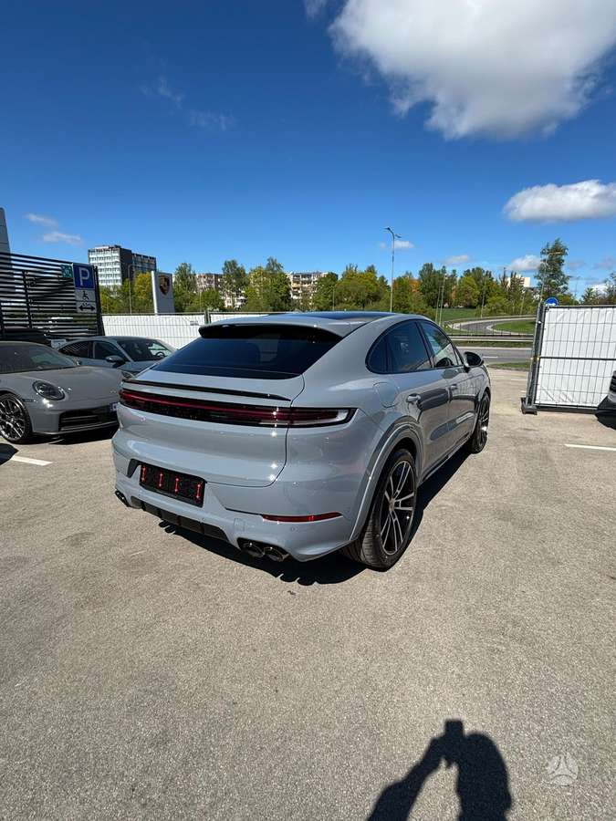 Porsche Cayenne Coupe - 3