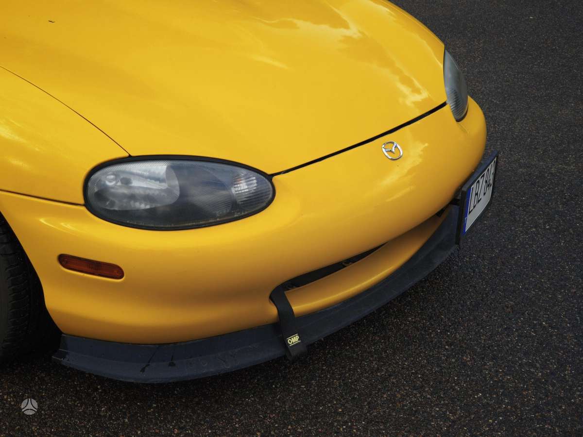 Mazda MX-5, 1.6 l., convertible