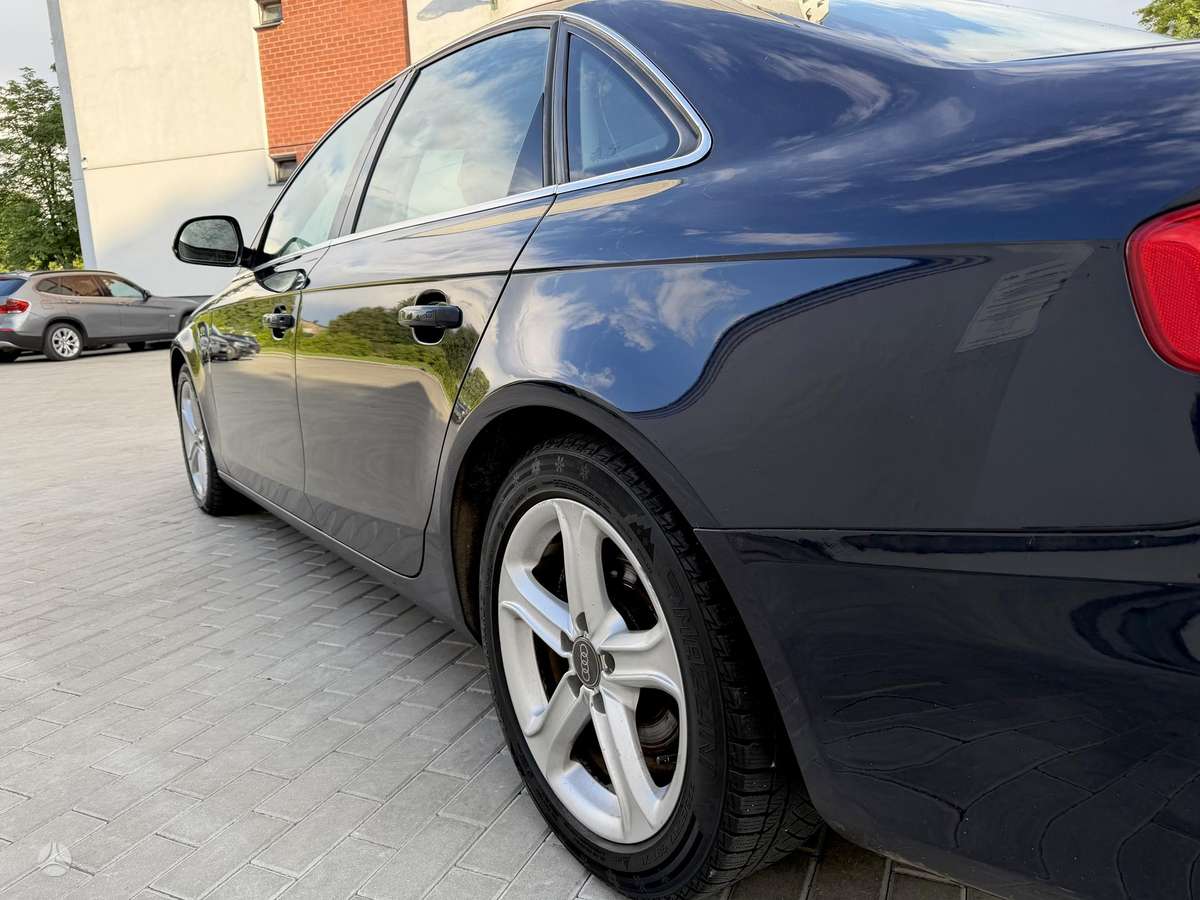 Audi A4, 2.0 l., Седан