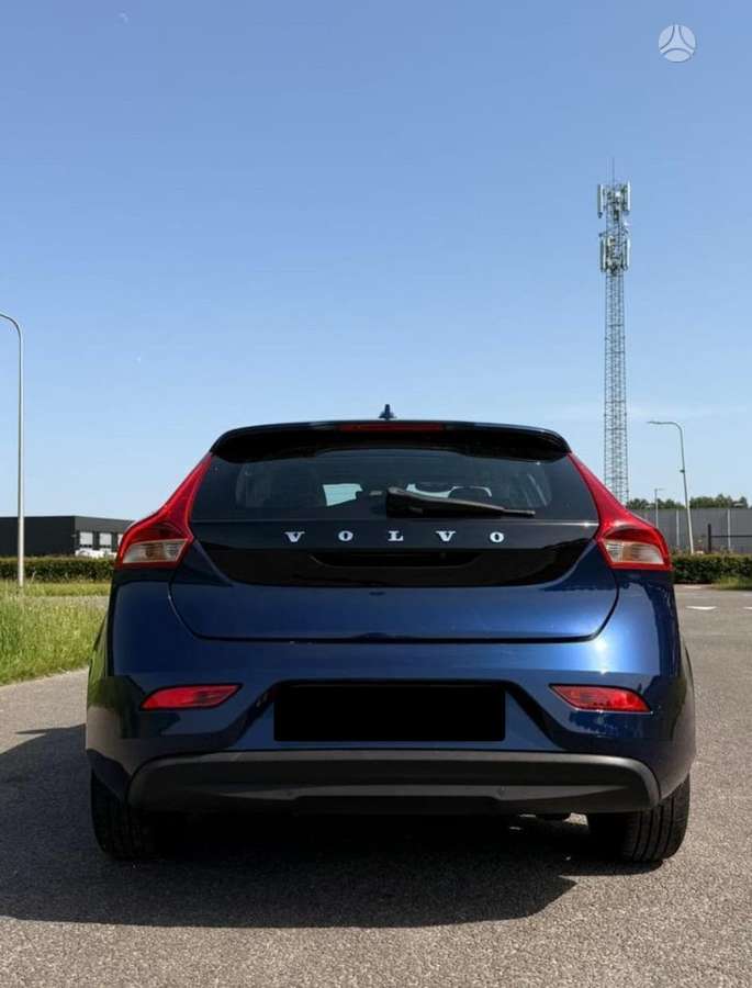 Volvo V40, 2.0 l., hatchback