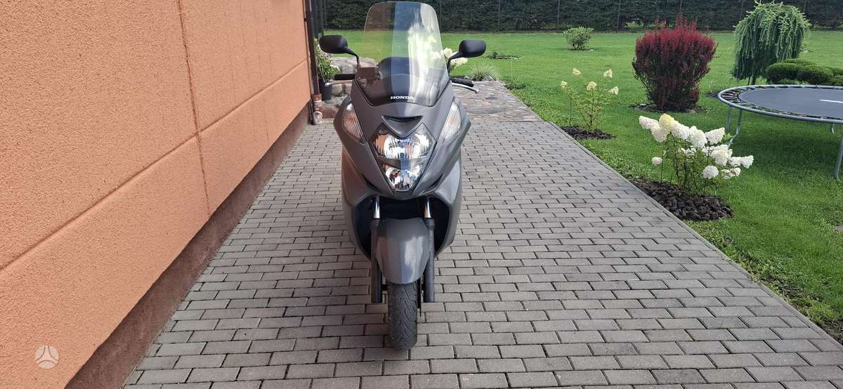 Honda Silverwing 400cc, мотороллеры / мопеды