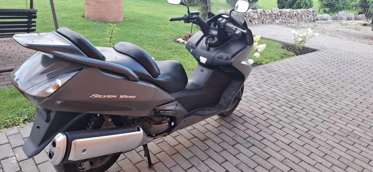 Honda Silverwing 400cc, мотороллеры / мопеды