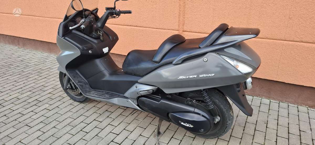 Honda Silverwing 400cc, мотороллеры / мопеды