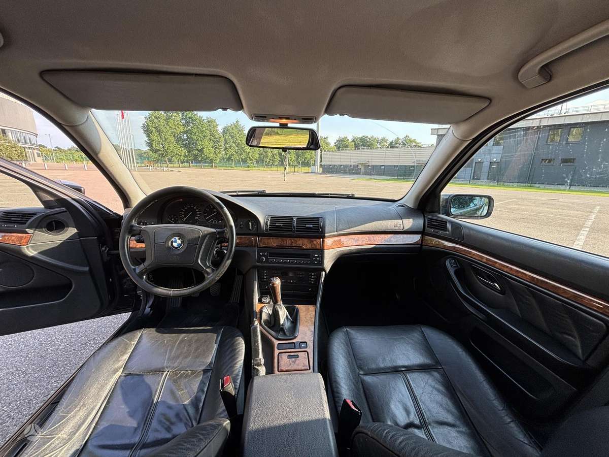 BMW 520, 2.0 l., Седан