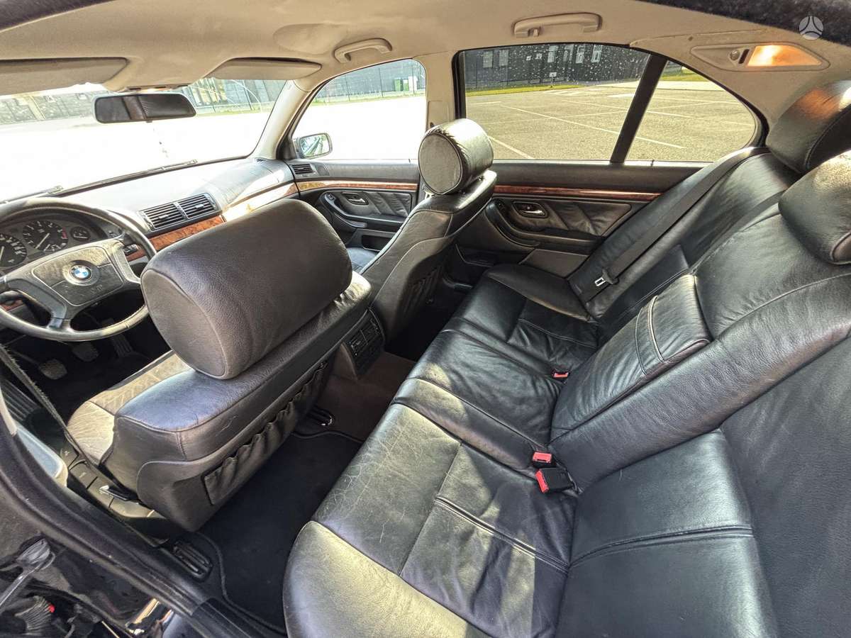 BMW 520, 2.0 l., Седан