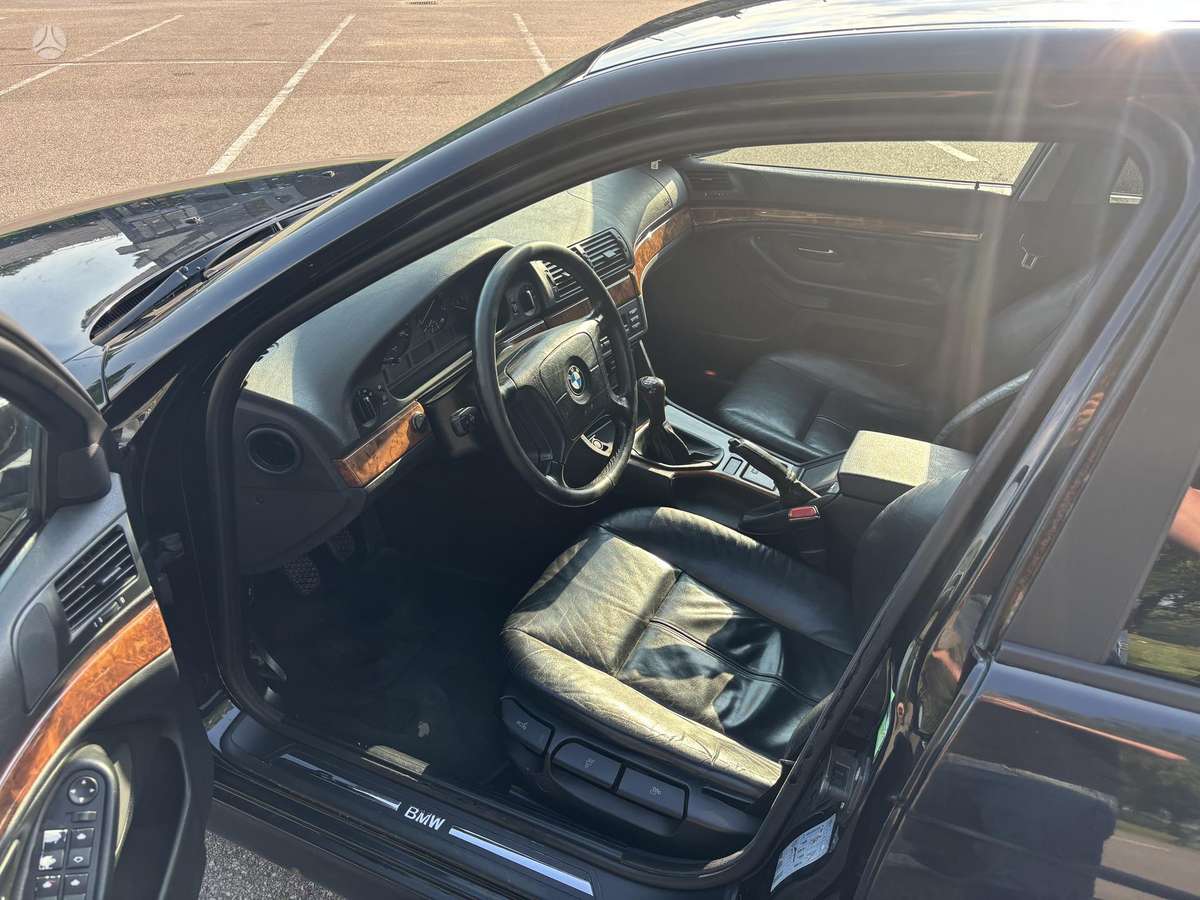 BMW 520, 2.0 l., Седан