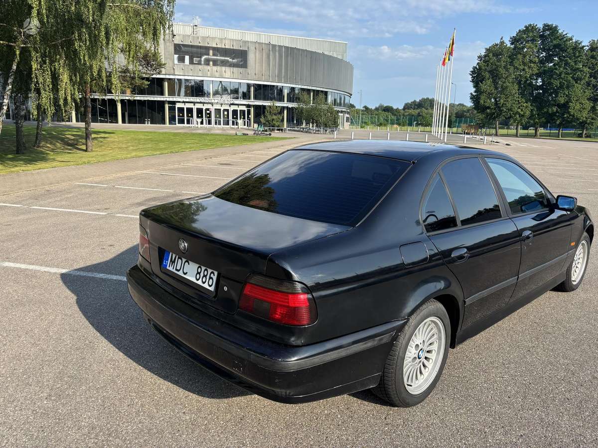 BMW 520, 2.0 l., Седан