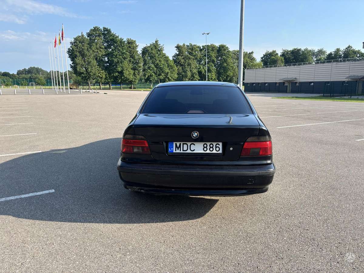 BMW 520, 2.0 l., Седан