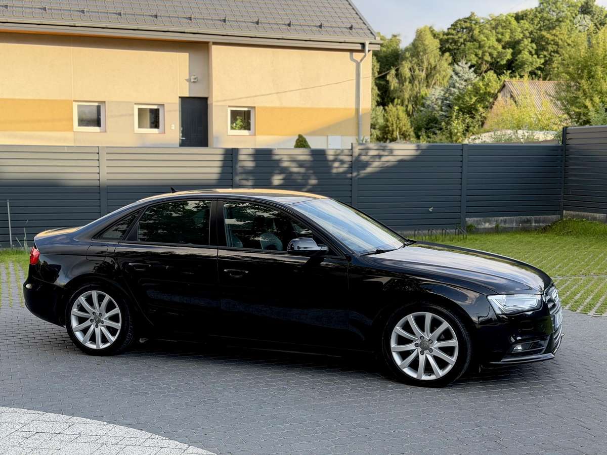 Audi A4, 2.0 l., Седан