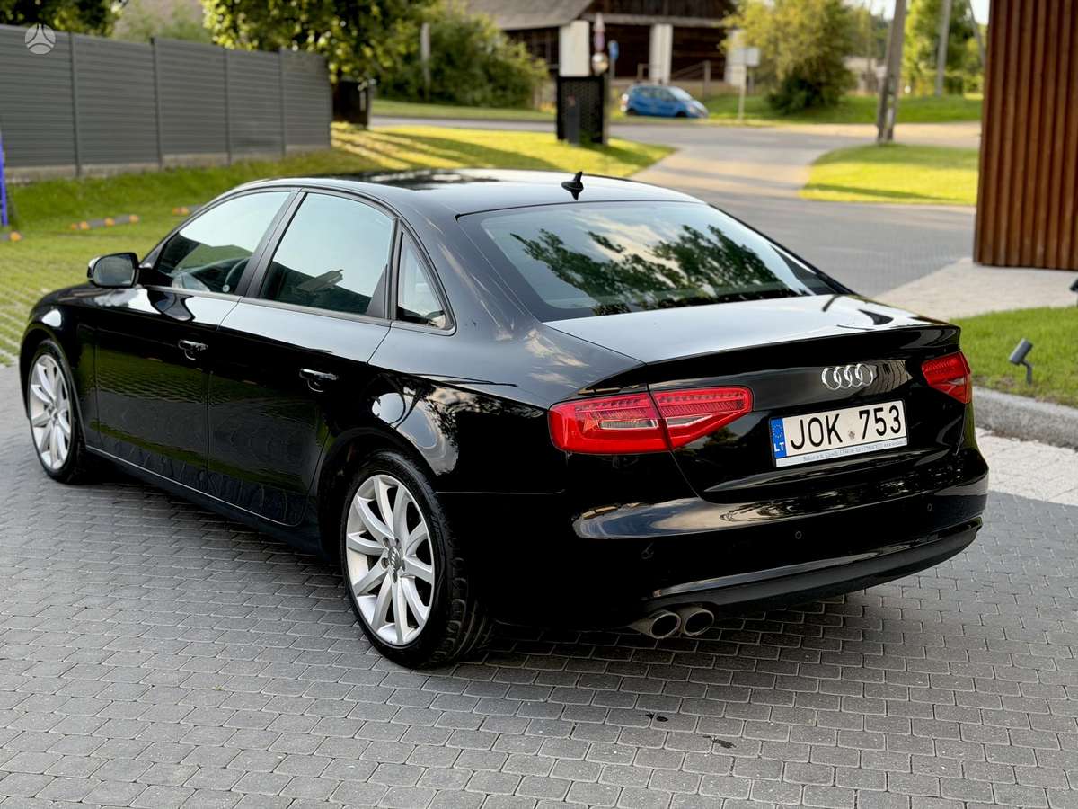 Audi A4, 2.0 l., Седан