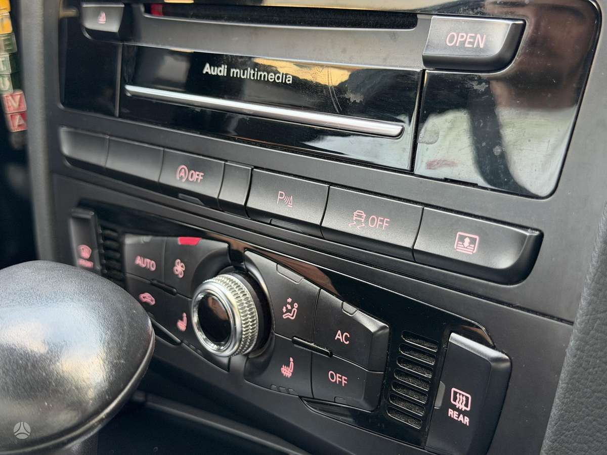 Audi A4, 2.0 l., Седан