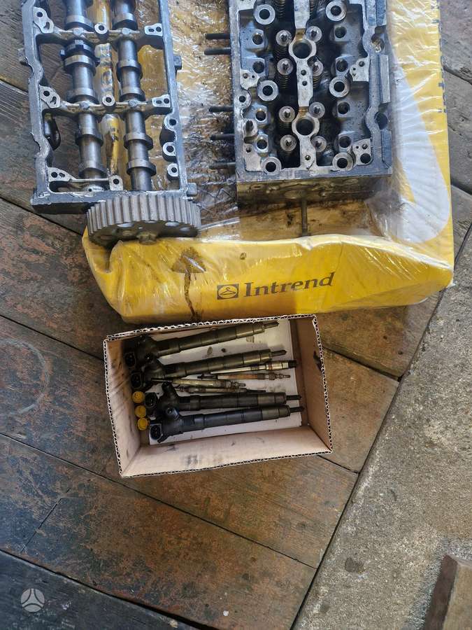 Volkswagen Transporter variklio detalės