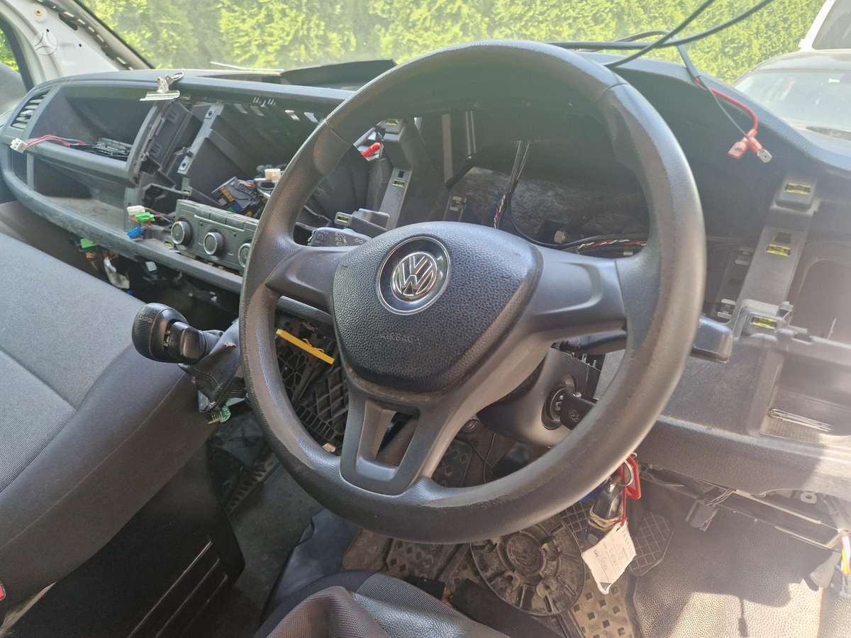 Volkswagen Transporter variklio detalės