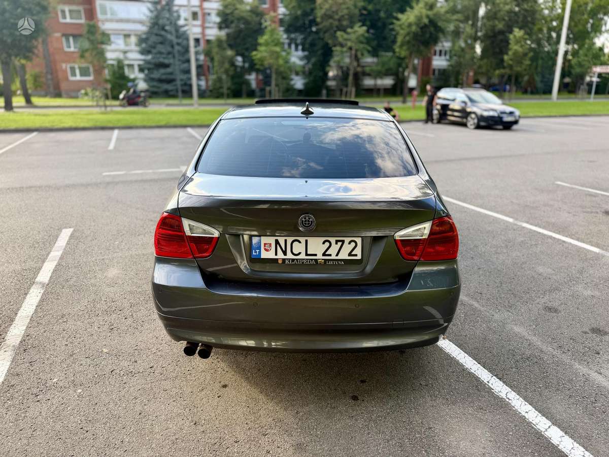 BMW 325, 2.5 l., Седан