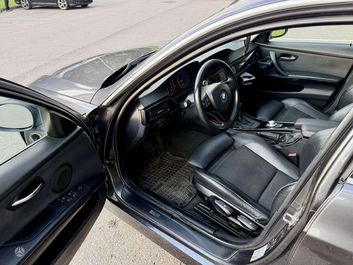 BMW 325, 2.5 l., Седан