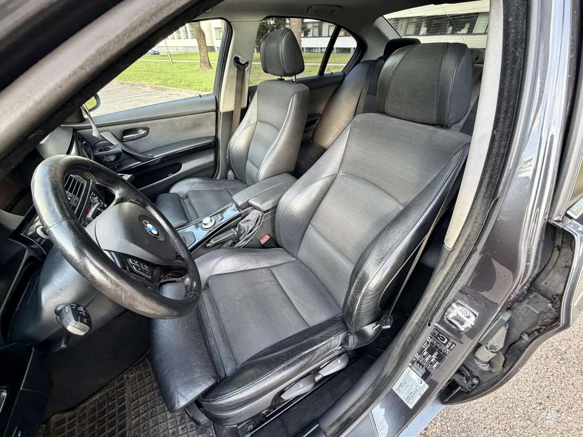 BMW 325, 2.5 l., Седан